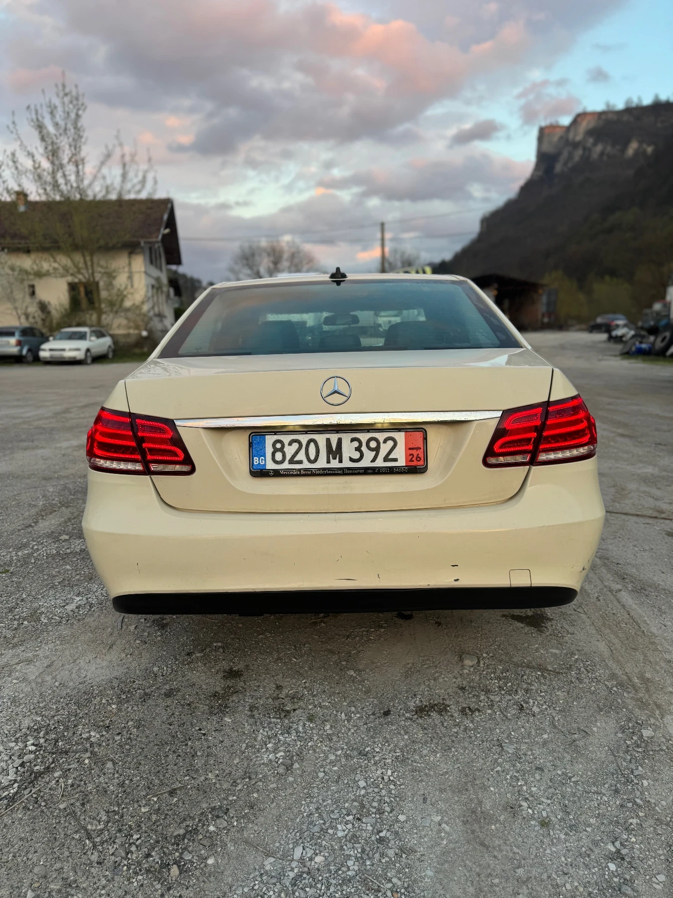 Mercedes-Benz E 200  7G -Tronic, снимка 8 - Автомобили и джипове - 54168592