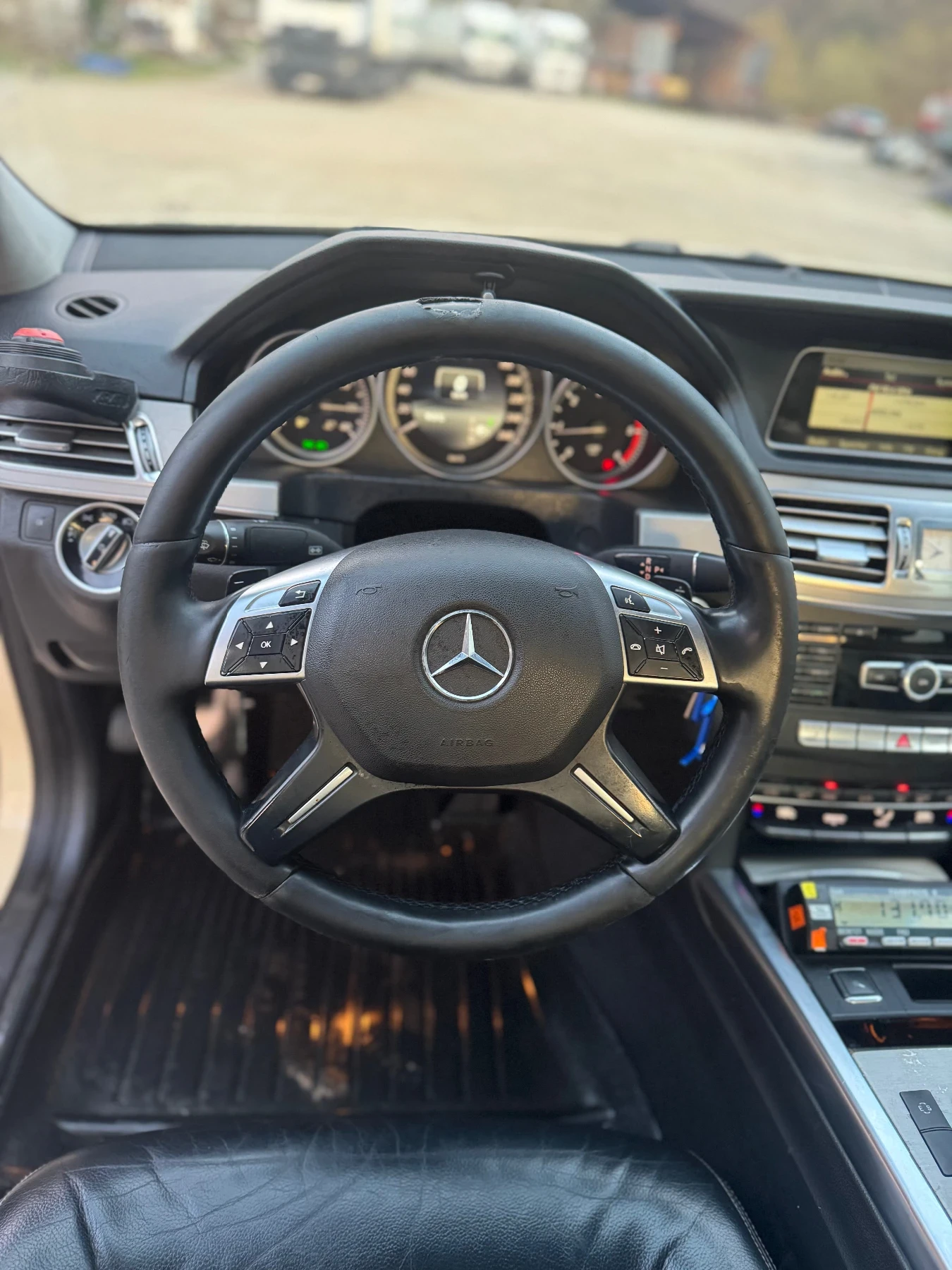 Mercedes-Benz E 200  7G -Tronic, снимка 12 - Автомобили и джипове - 54168592