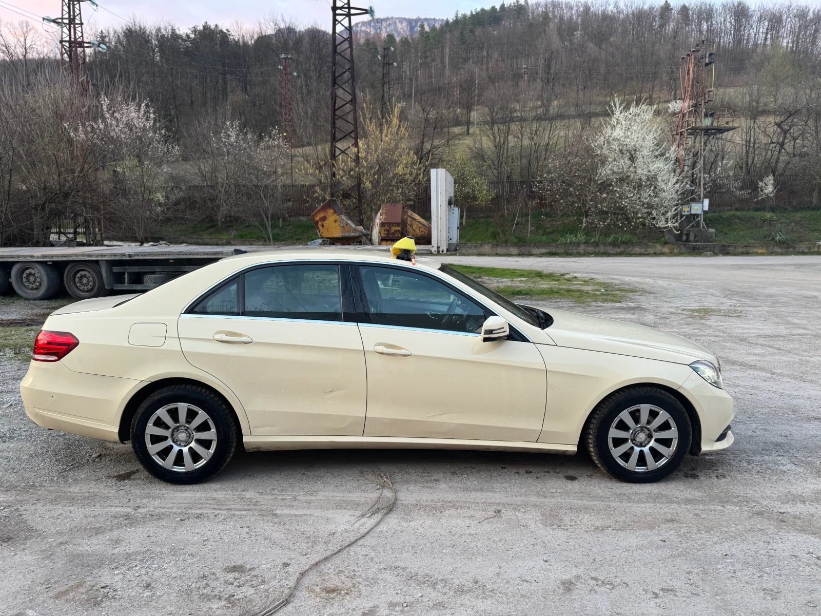 Mercedes-Benz E 200  7G -Tronic, снимка 4 - Автомобили и джипове - 54168592