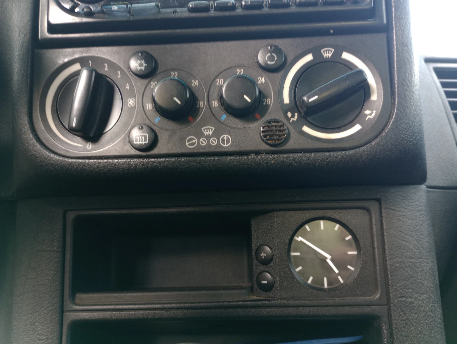 BMW 318, снимка 12 - Автомобили и джипове - 54303424