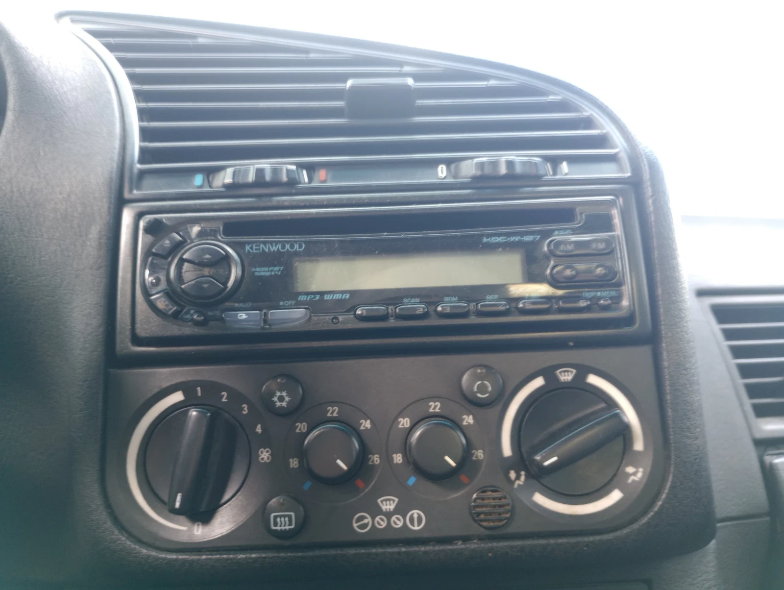 BMW 318, снимка 13 - Автомобили и джипове - 54303424