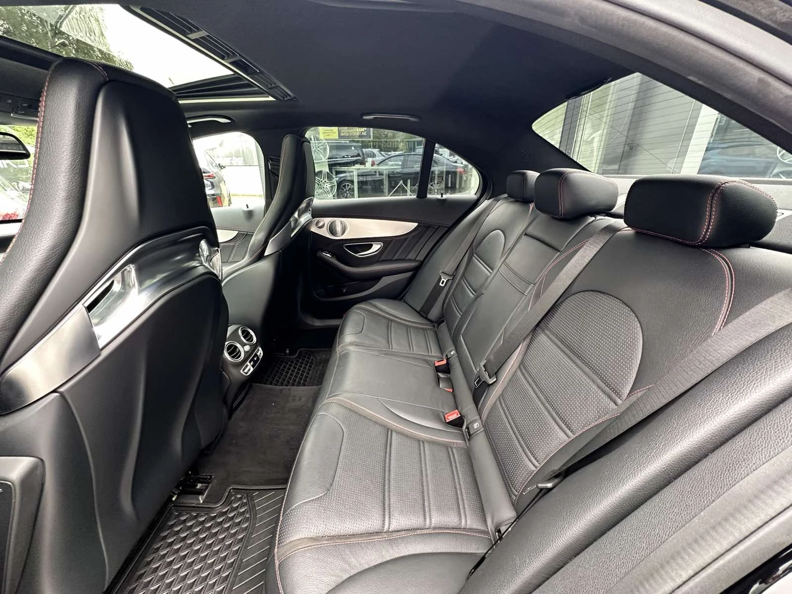Mercedes-Benz C 450 AMG Burmester/NAVI/CAMERA/CARBON, снимка 17 - Автомобили и джипове - 54499929