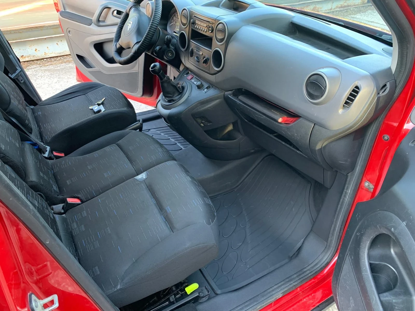 Citroen Berlingo 1.6 HDI 2+ 1 места EURO 4, снимка 15 - Автомобили и джипове - 54573400