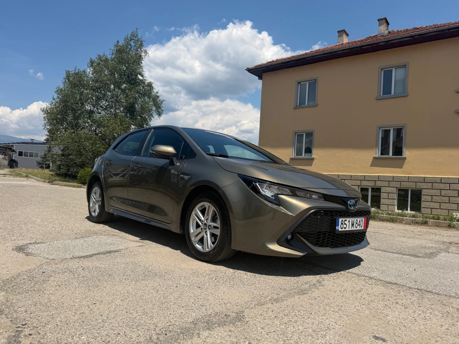Toyota Corolla 1, 8 HIBRID | Mobile.bg � ����������� 2