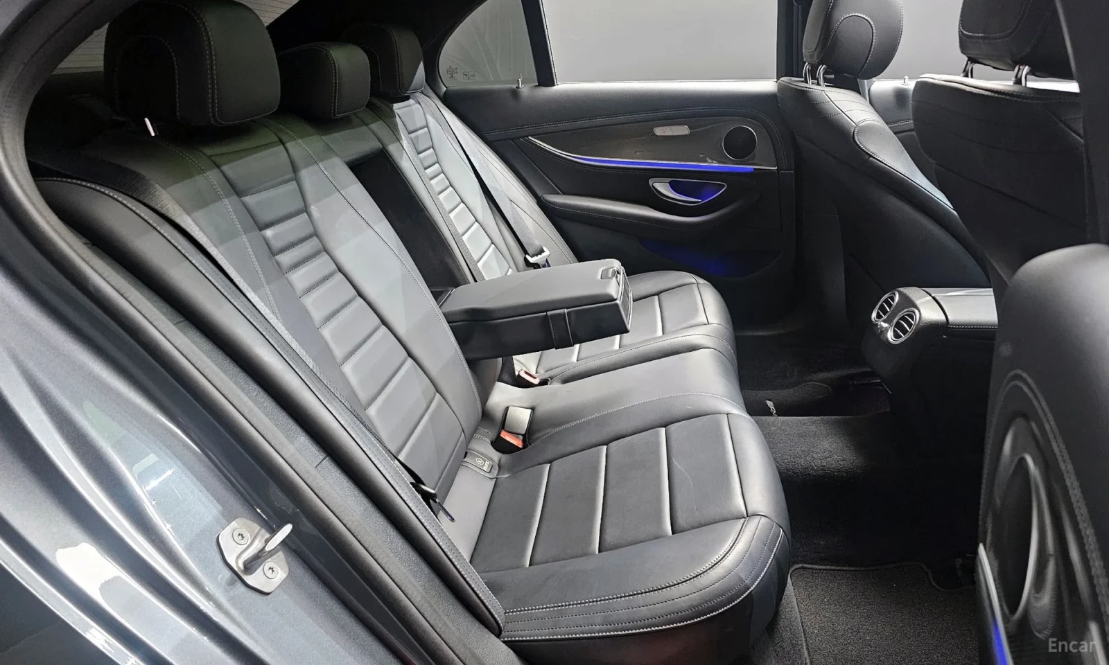 Mercedes-Benz E 300 4MATIC* AMG LINE* TOP CENA* TEXNOTEST, снимка 12 - Автомобили и джипове - 55257851