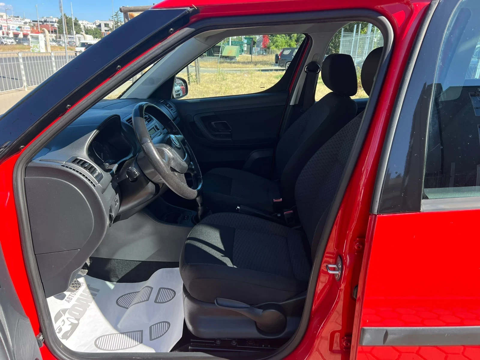 Skoda Roomster 1.6TDi, снимка 7 - Автомобили и джипове - 55412803