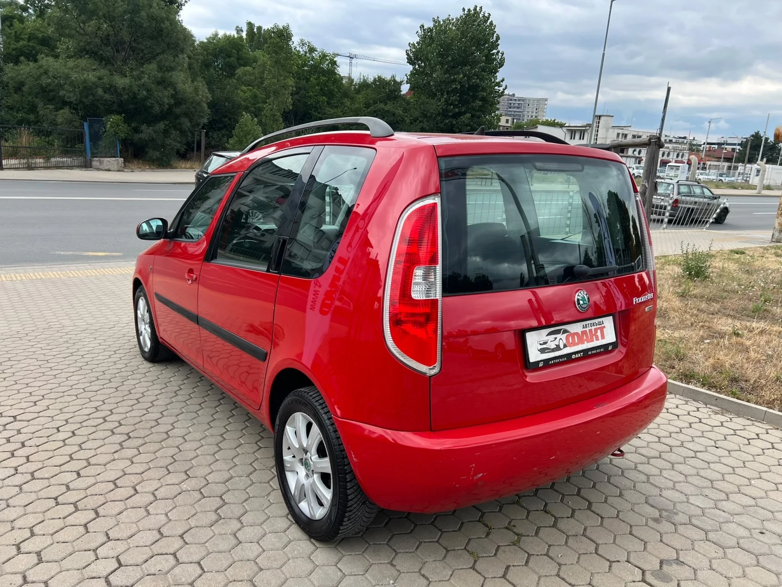 Skoda Roomster 1.6TDi, снимка 6 - Автомобили и джипове - 55412803