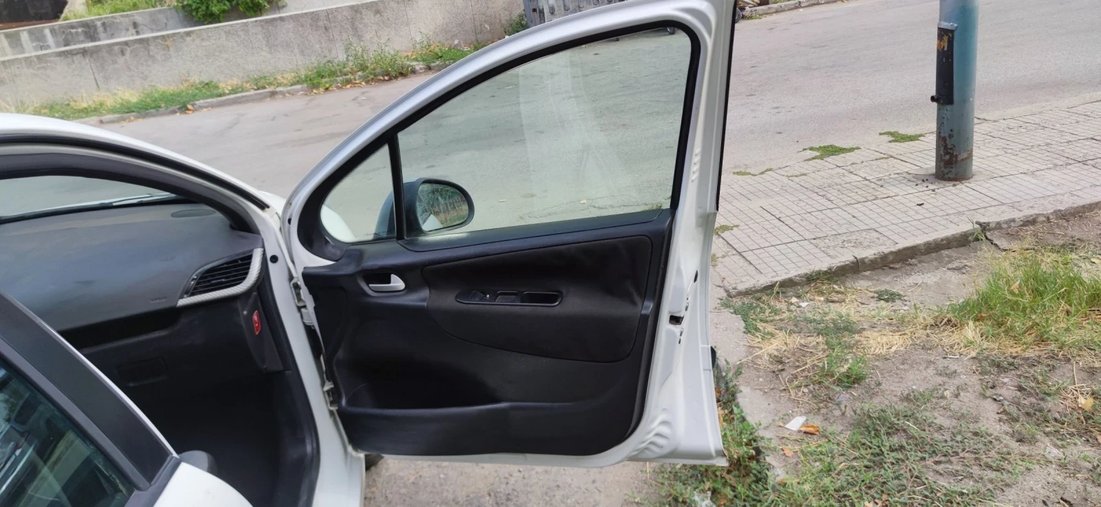 Peugeot 207 С газова уредба, снимка 9 - Автомобили и джипове - 55421194