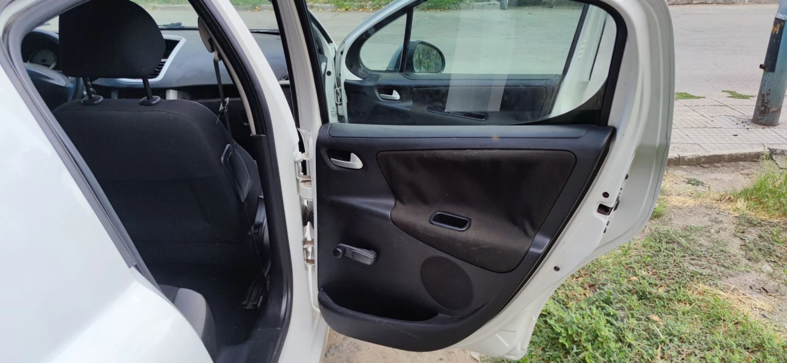 Peugeot 207 С газова уредба, снимка 12 - Автомобили и джипове - 55421194