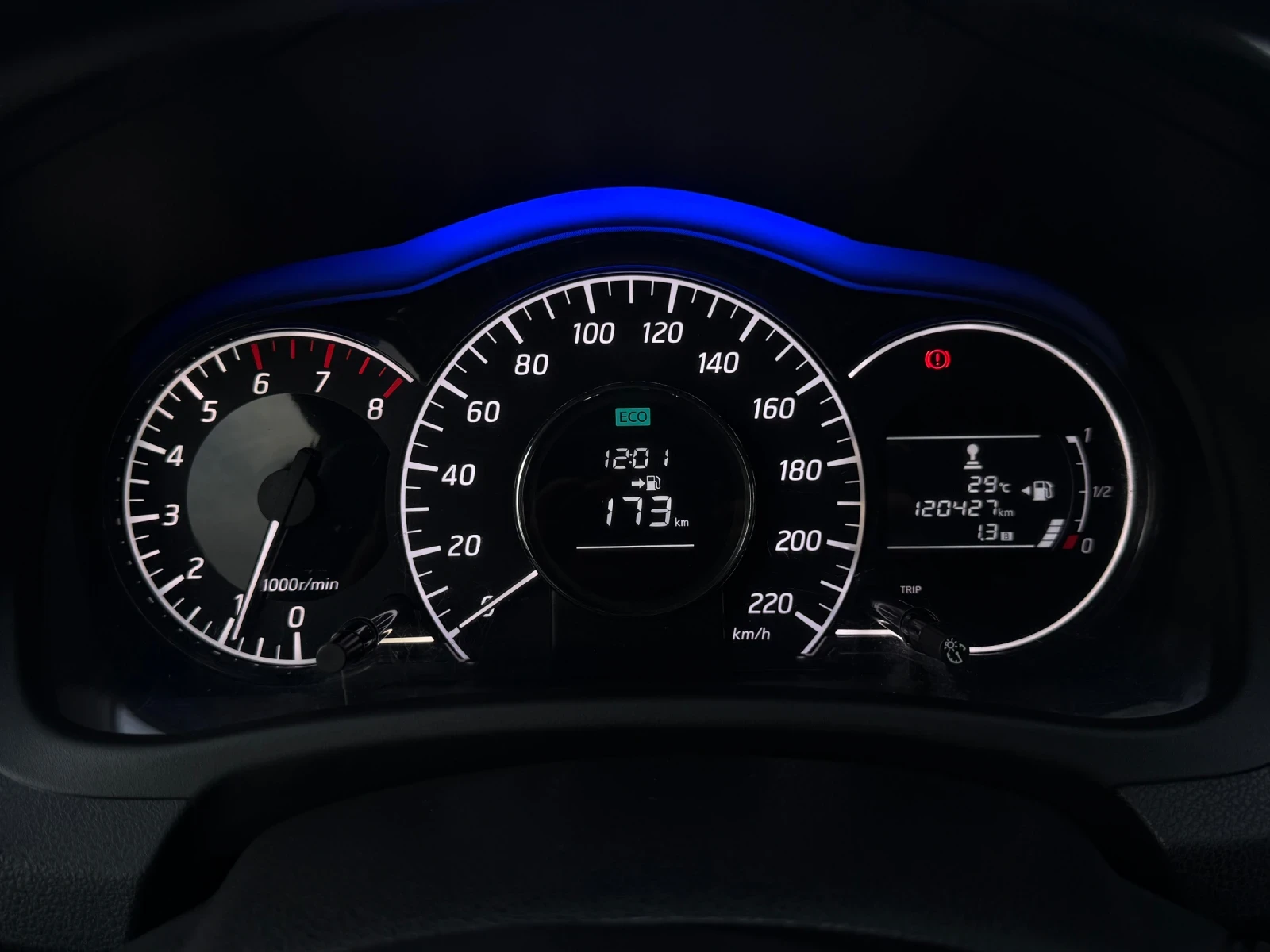 Nissan Note 1.2 KLIMATIC, снимка 11 - Автомобили и джипове - 55866332