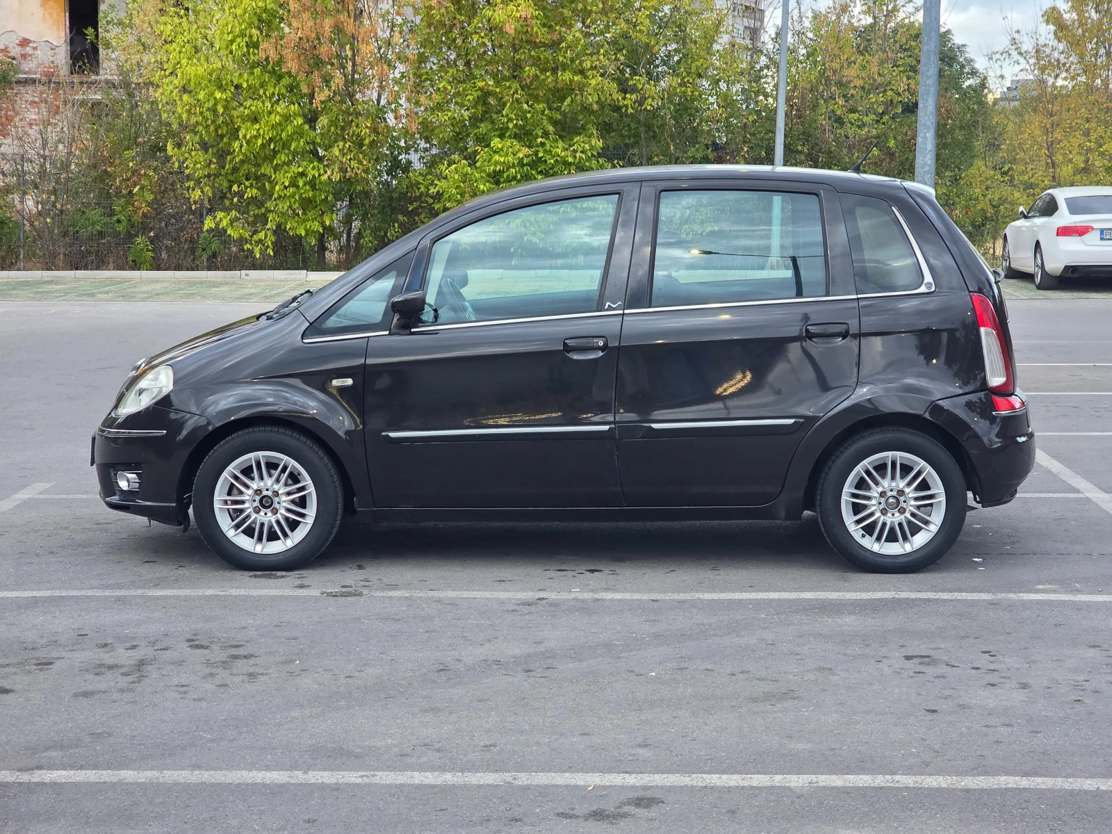 Lancia Musa 1.4i 95к.с., снимка 4 - Автомобили и джипове - 56171094