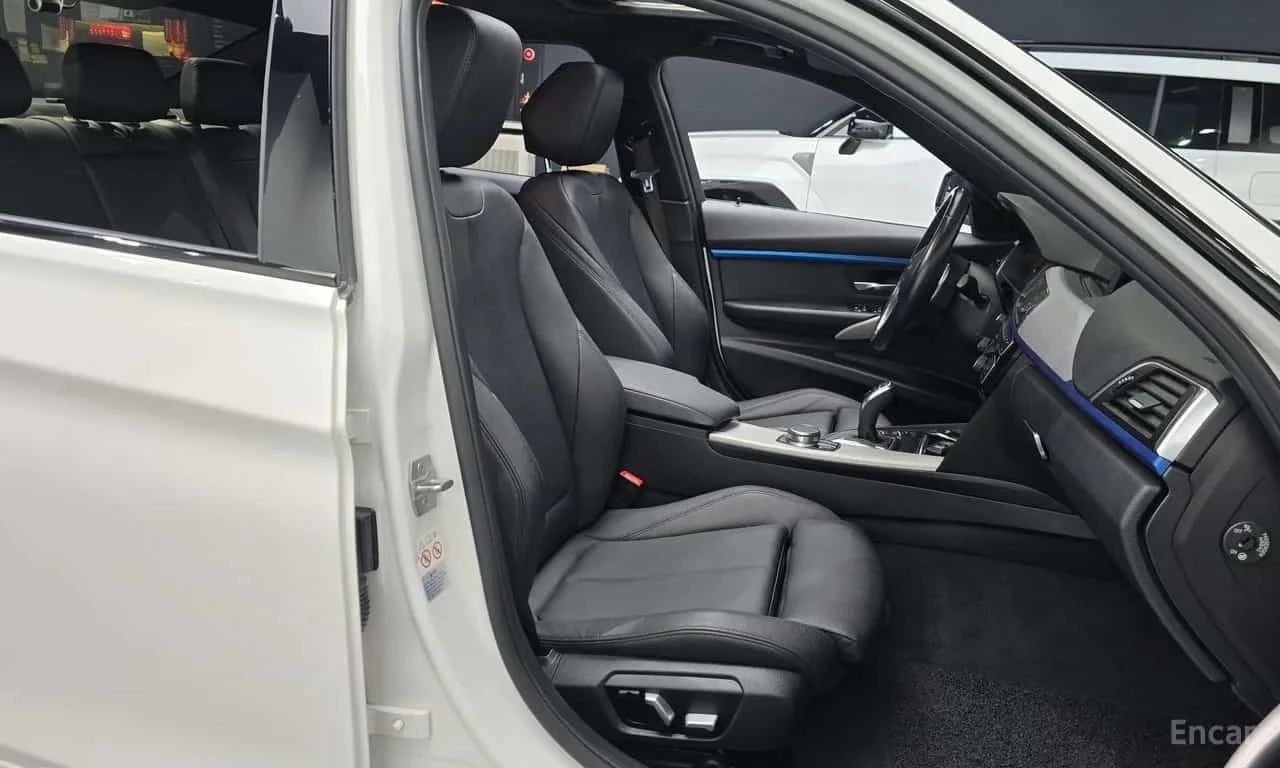 BMW 320 * 320i M Sport * ЦЕНА ДО БГ, снимка 16 - Автомобили и джипове - 56182449