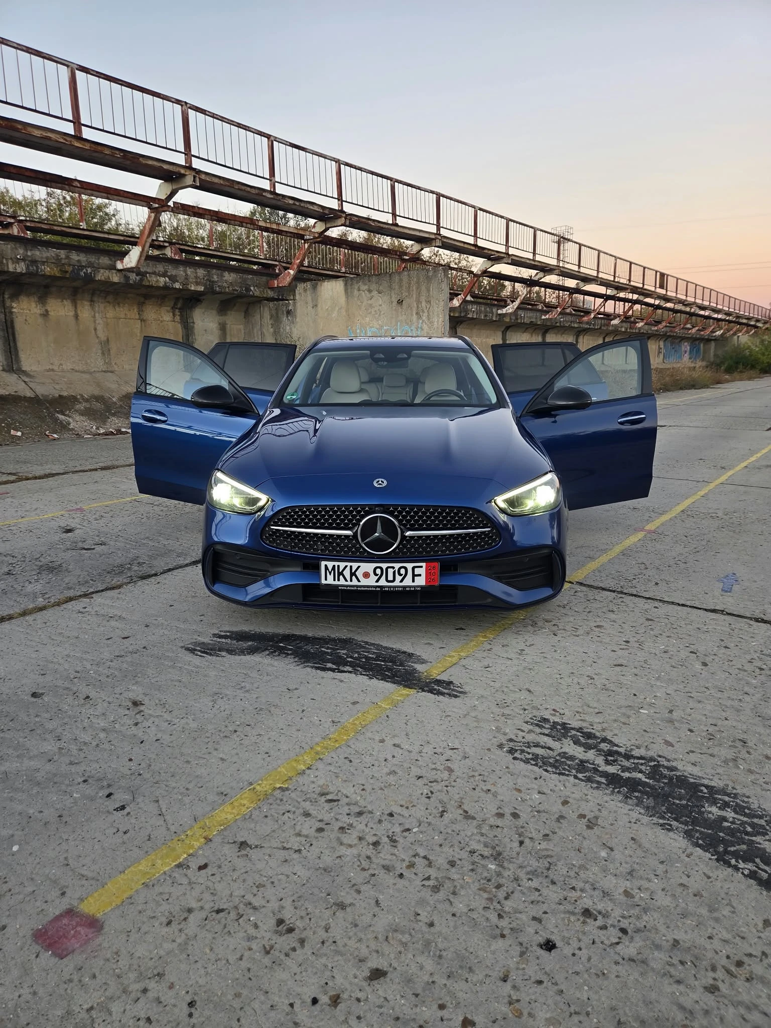Mercedes-Benz C 220 Full AMG Line     може и с собствен лизинг, снимка 4 - Автомобили и джипове - 56649256