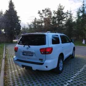 Toyota Sequoia SR5, снимка 8