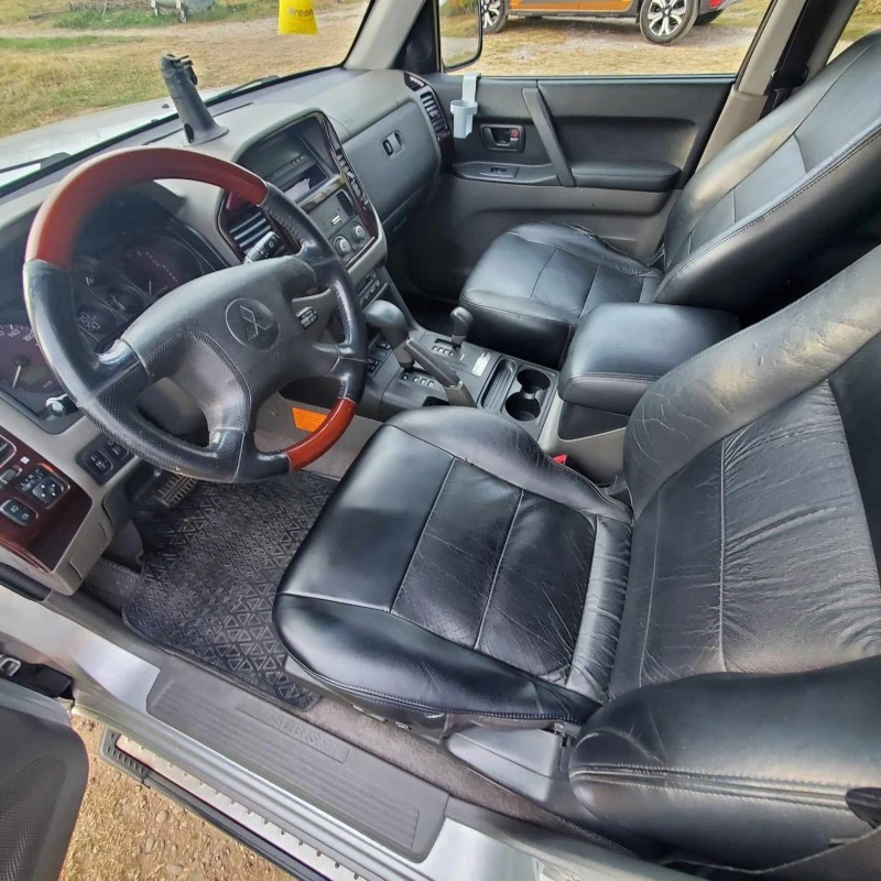 Mitsubishi Pajero, снимка 4 - Автомобили и джипове - 47260393