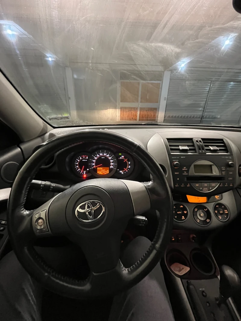 Toyota Rav4, снимка 12 - Автомобили и джипове - 48178868