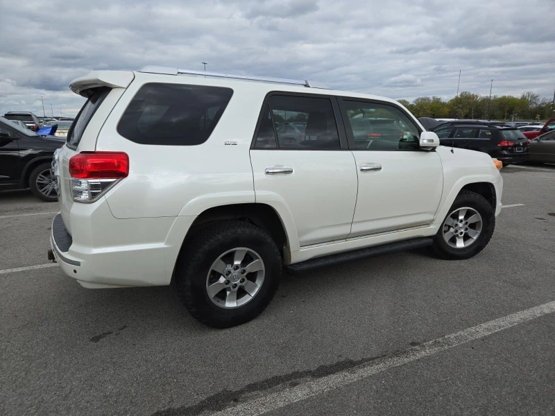 Toyota 4runner SR5 AWD, снимка 4 - Автомобили и джипове - 52749507
