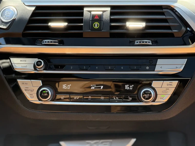 BMW X3 MPACK, HEAD UP, AMBIENT, PANORAMA, М.ТОЧКА, LANE A, снимка 11 - Автомобили и джипове - 52635270