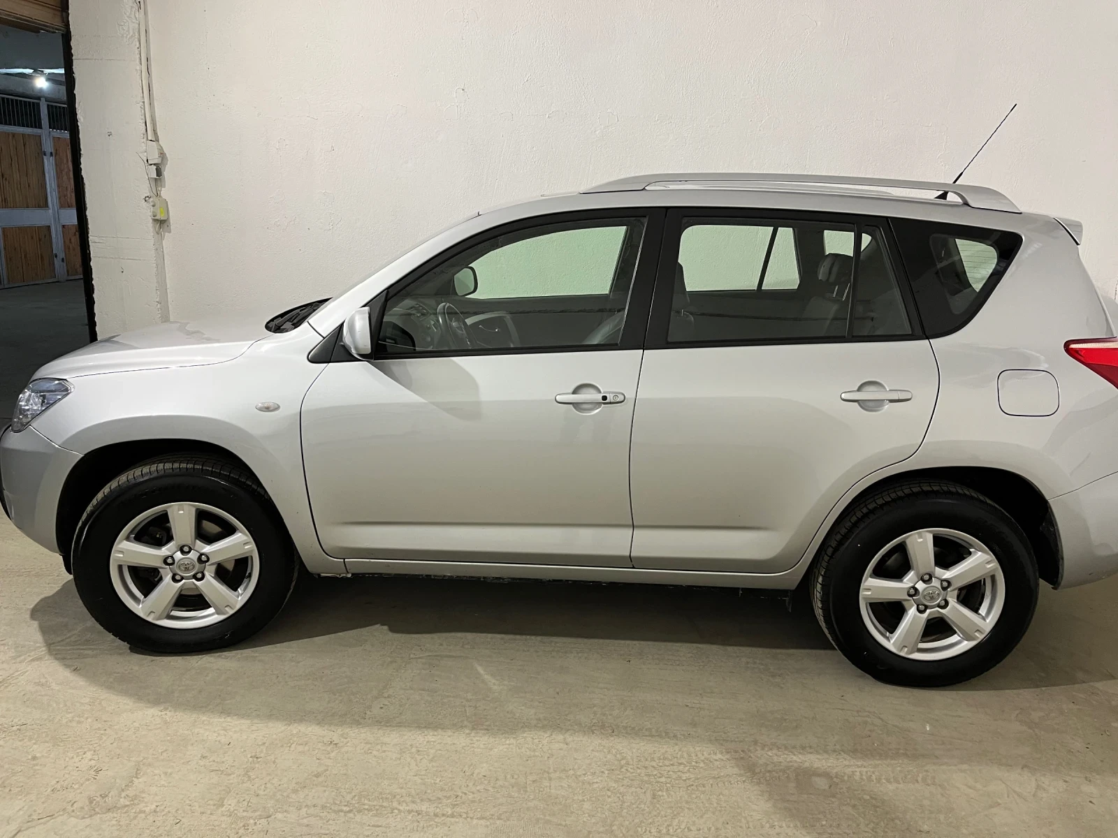 Toyota Rav4  - изображение 7