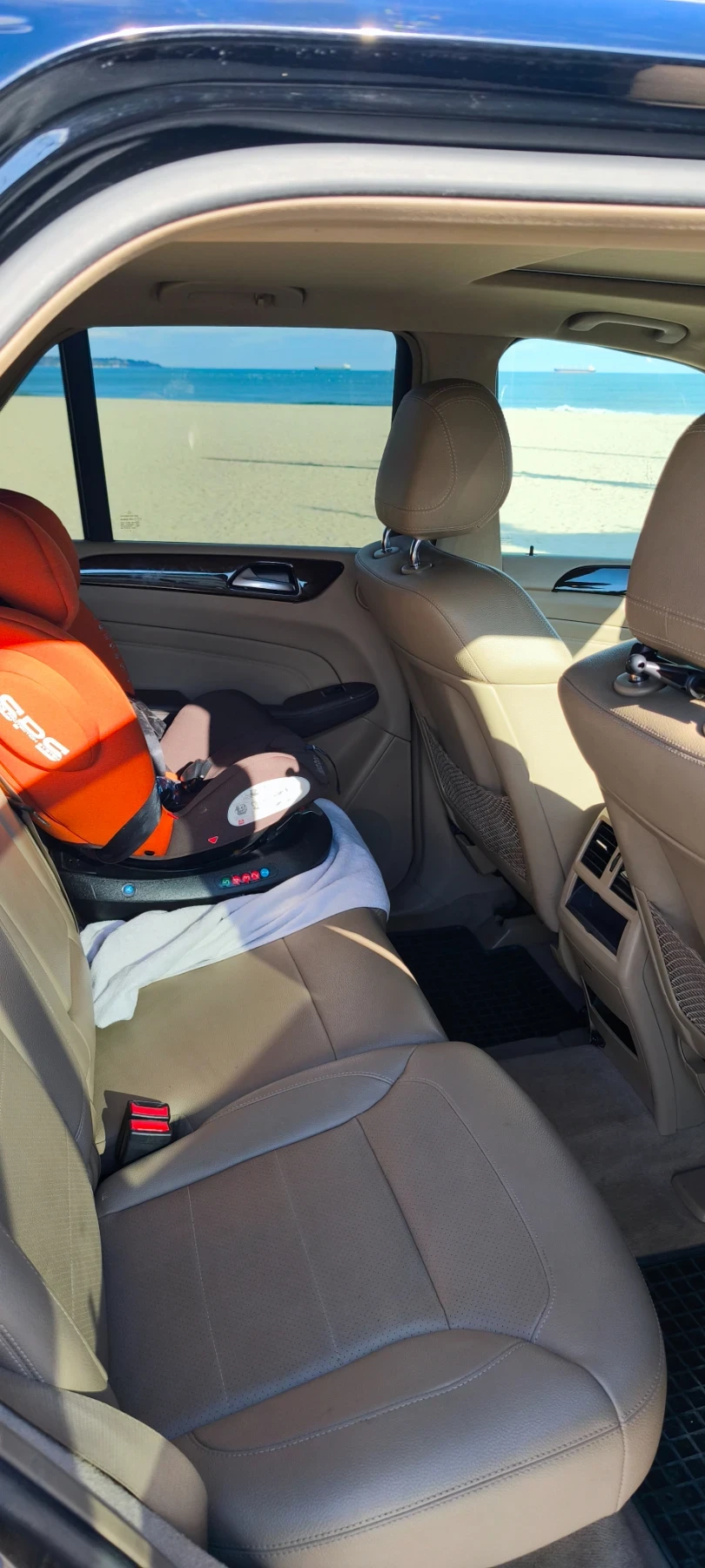 Mercedes-Benz ML 350 4MATIC AMG Line, снимка 9 - Автомобили и джипове - 53641239