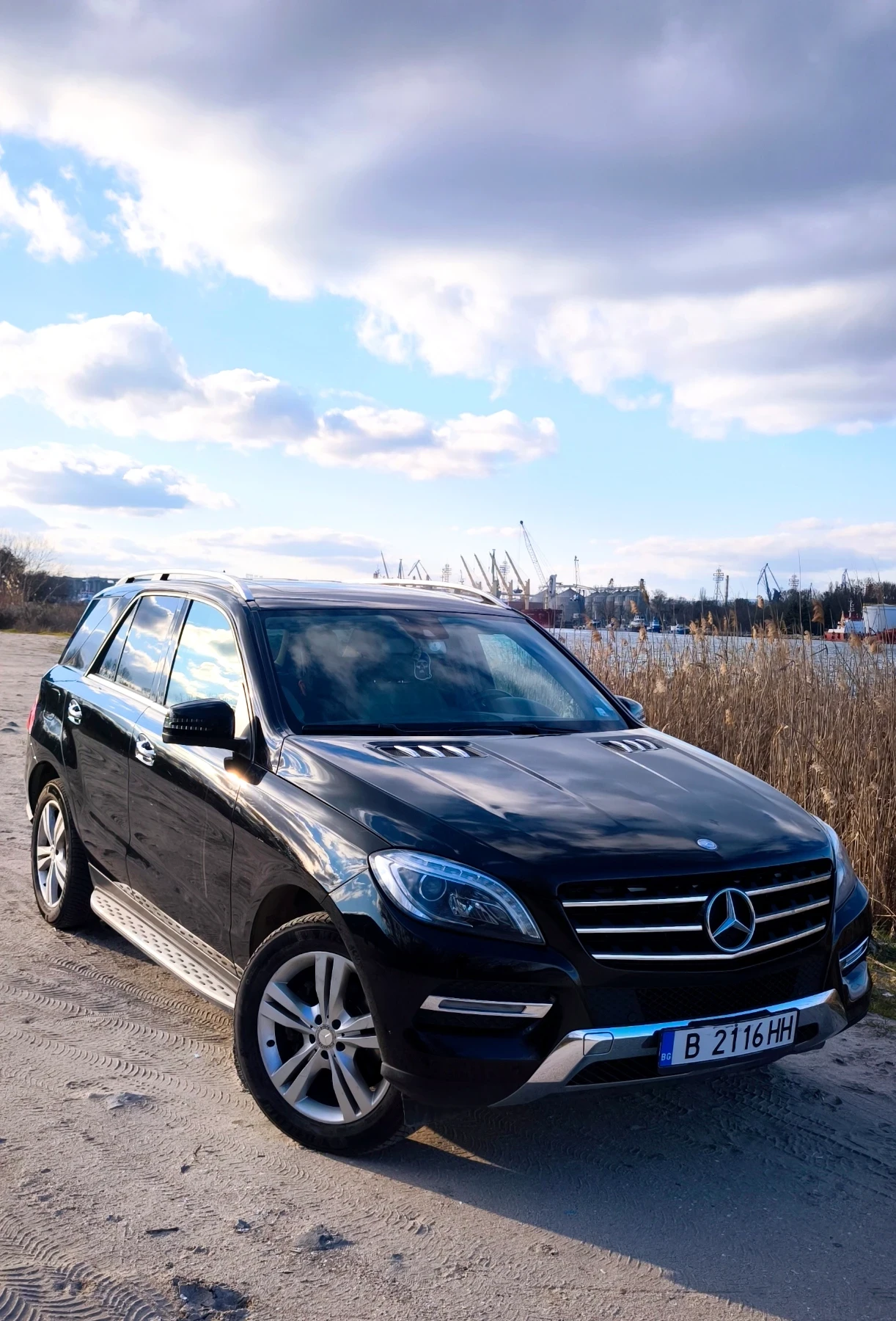 Mercedes-Benz ML 350 4MATIC AMG Line, снимка 2 - Автомобили и джипове - 53641239