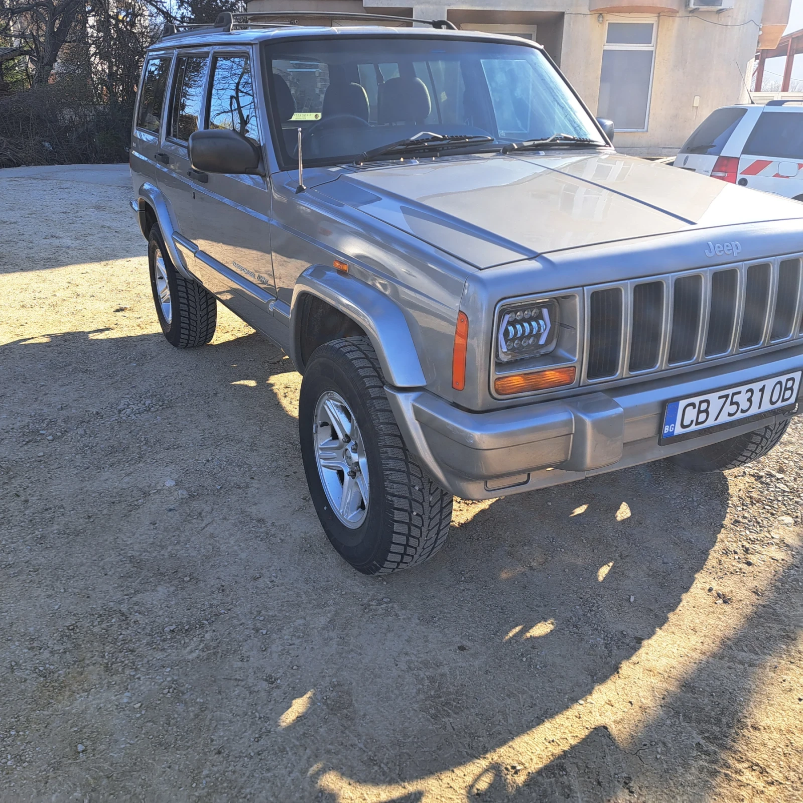 Jeep Cherokee, снимка 6 - Автомобили и джипове - 54270882