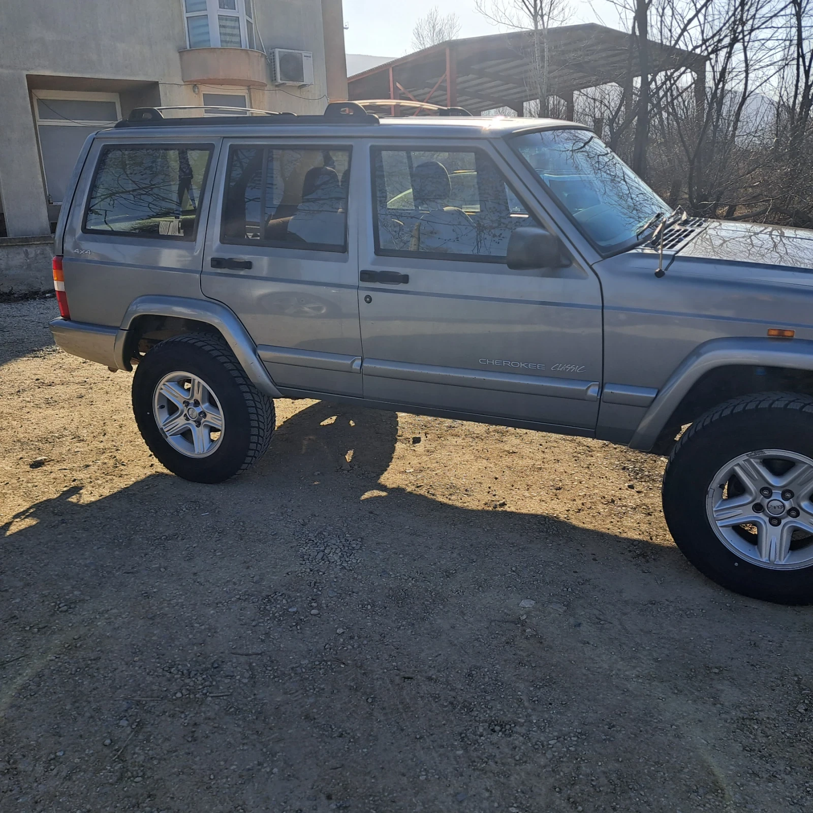 Jeep Cherokee, снимка 5 - Автомобили и джипове - 54270882