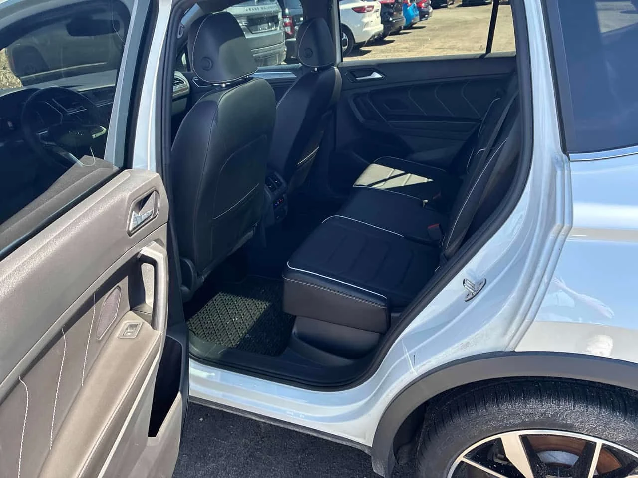 VW Tiguan Highline R Line /360/FENDER/���������/�������  | Mobile.bg � ����������� 12