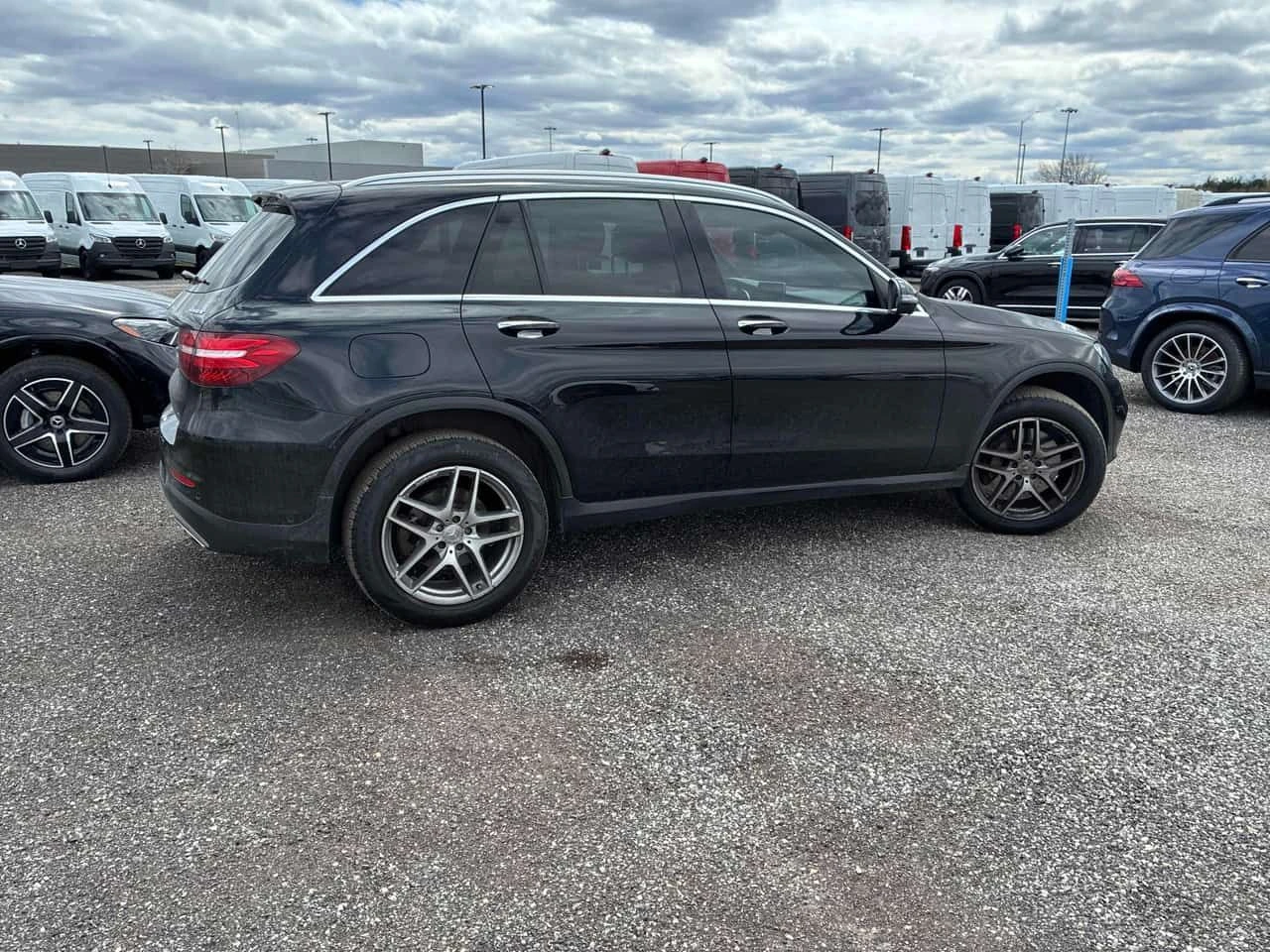 Mercedes-Benz GLC * 300 * CARFAX * ЦЕНА ДО БГ, снимка 16 - Автомобили и джипове - 54385079