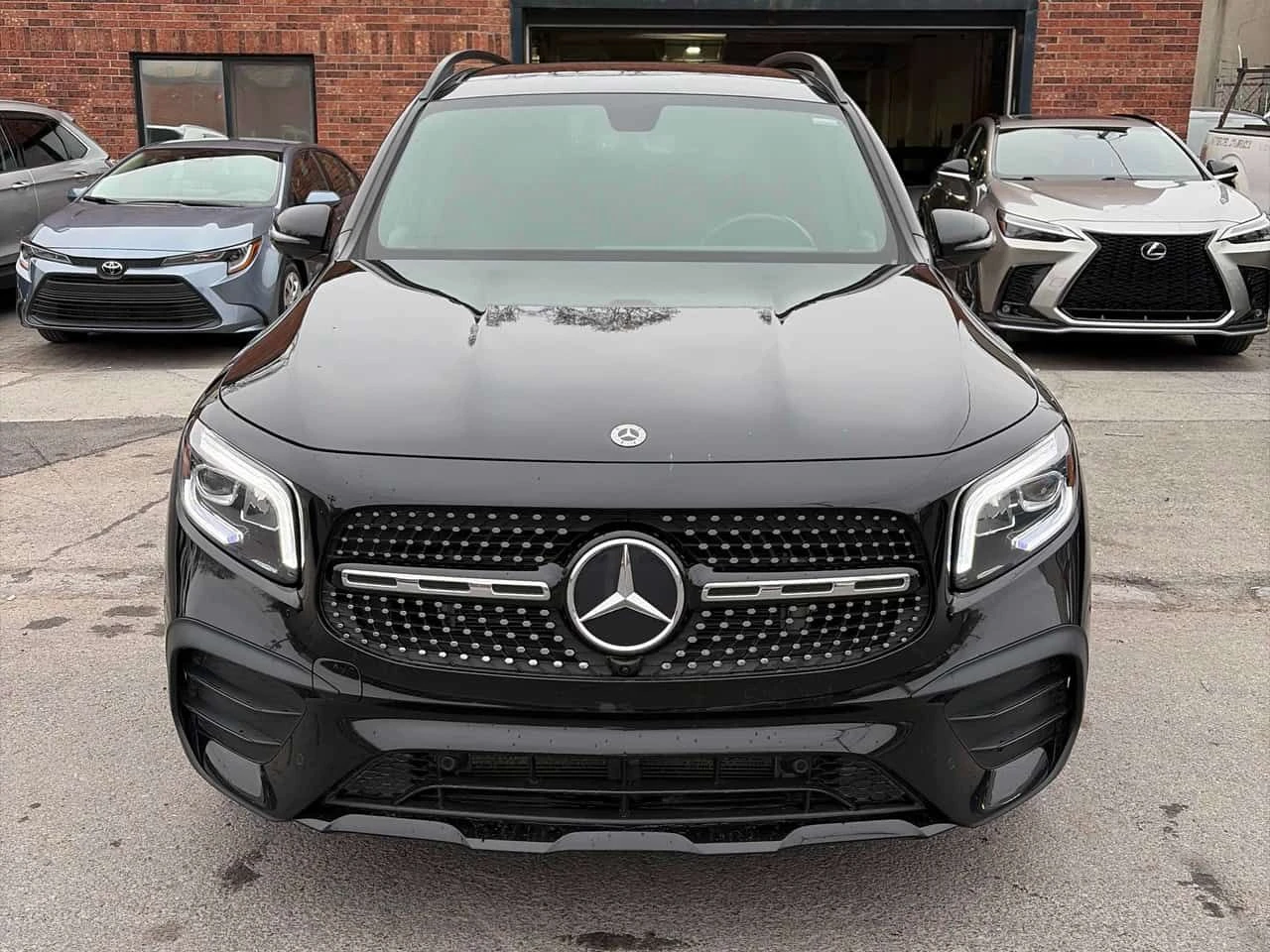 Mercedes-Benz GLB 250 * 360 * ПОДГРЕВИ * КАМЕРА * NAVI, снимка 6 - Автомобили и джипове - 54561724