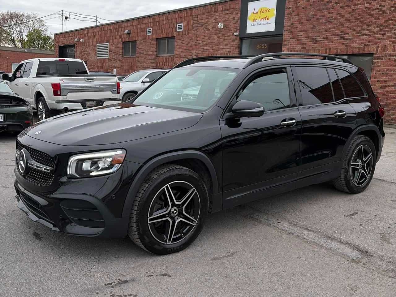 Mercedes-Benz GLB 250 * 360 * ПОДГРЕВИ * КАМЕРА * NAVI