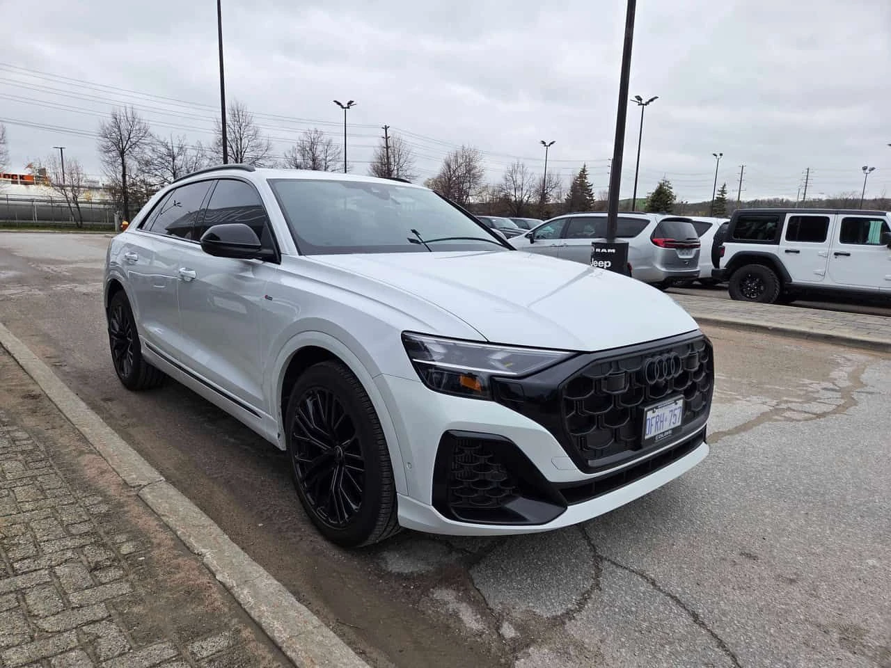 Audi Q8  Technik /360/DISTRONIC/HUD/B&O/ОБДУХВАНЕ 