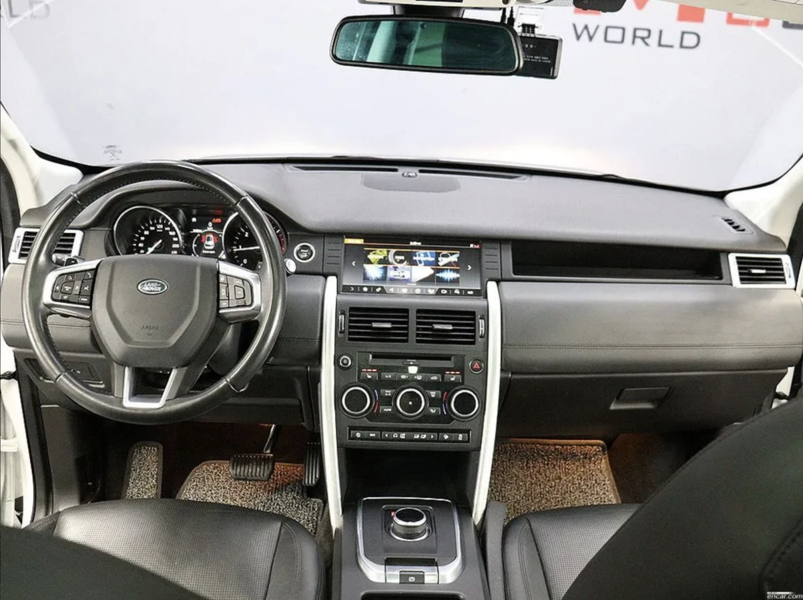 Land Rover Discovery Sport АВТОКРЕДИТ* KOЖА* ПОДГРЕВ* КАМЕРА* ЕЛ.СЕДЛАКИ* АВТ, снимка 12 - Автомобили и джипове - 54697317