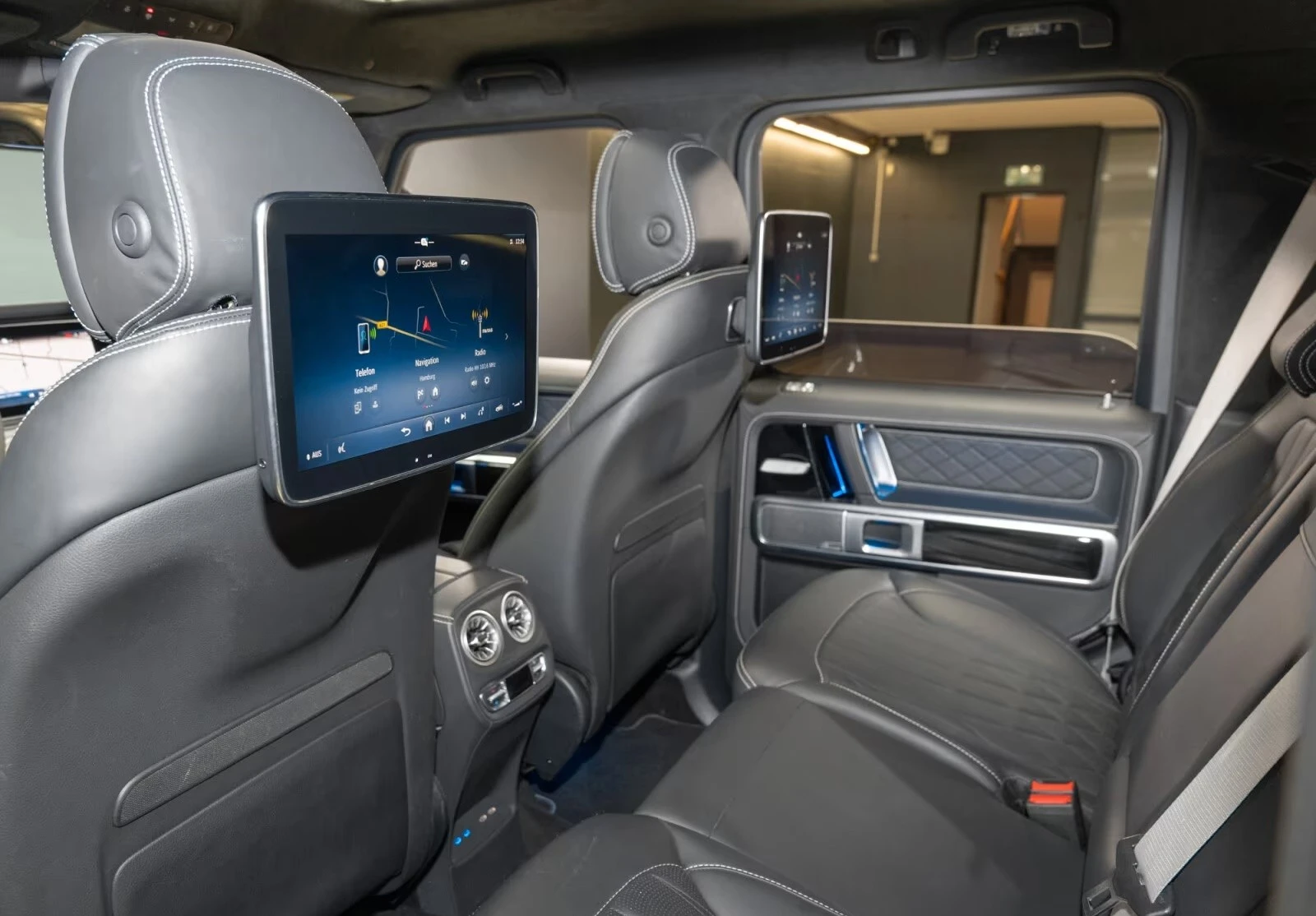 Mercedes-Benz G 63 AMG FACELIFT / BURM / 360 / SUPERIOR / NIGHT /, снимка 17 - Автомобили и джипове - 55189006