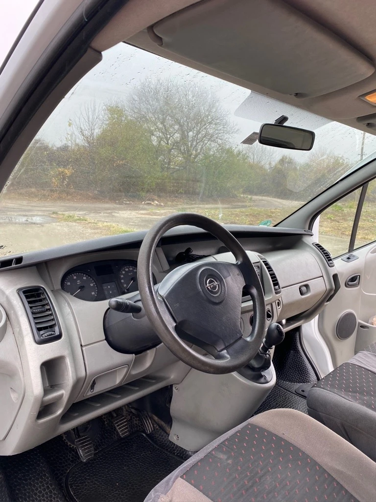 Opel Vivaro 1.9 DCI 101 кс, климатик, с регистрация, снимка 6 - Бусове и автобуси - 48653116