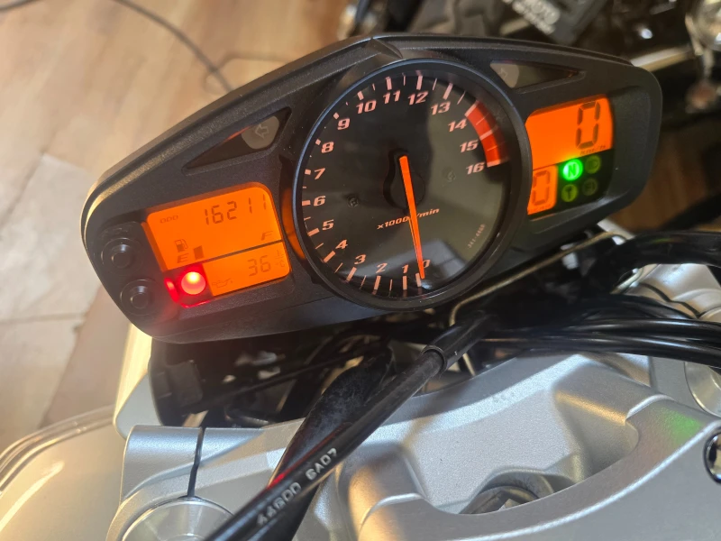 Suzuki Gsr 600  16000км!!!, снимка 3 - Мотоциклети и мототехника - 52314015