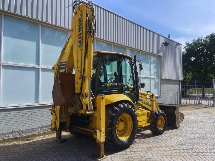 Багер Komatsu WB93R-5 - изображение 3