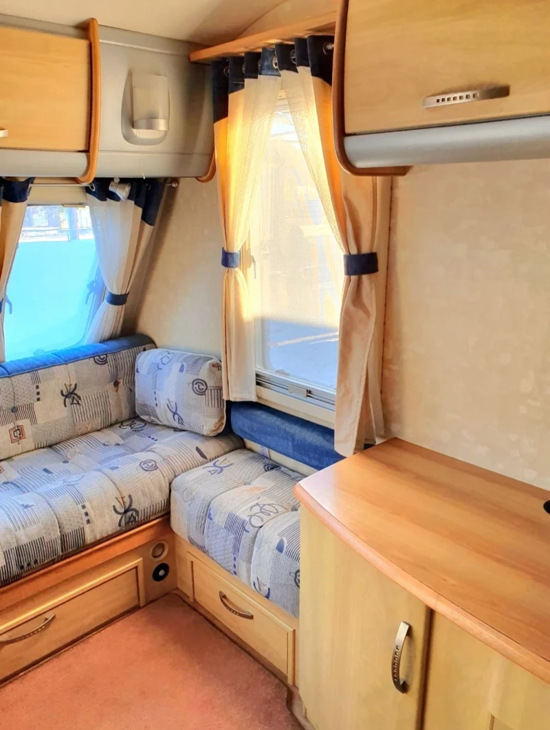 Каравана Swift Sterling Elite Overlander, снимка 6 - Каравани и кемпери - 48225971