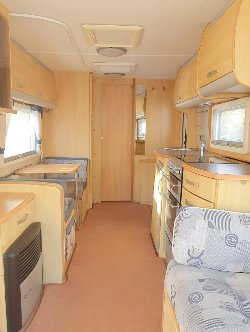 Каравана Swift Sterling Elite Overlander, снимка 14 - Каравани и кемпери - 48225971