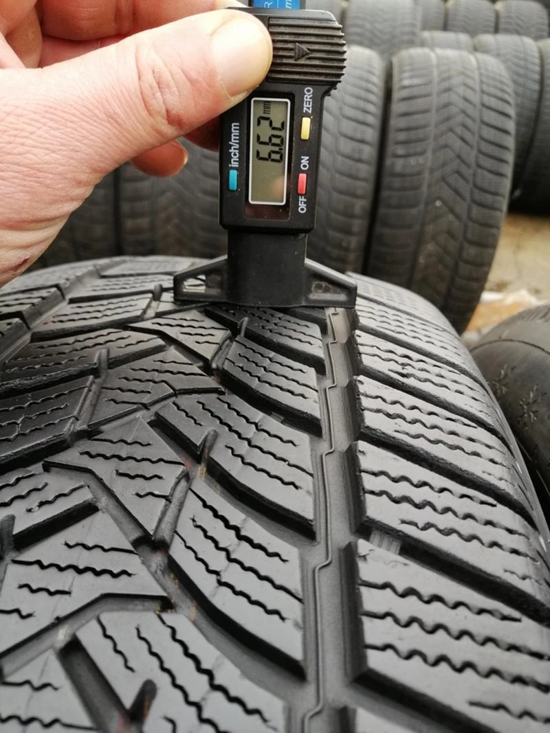 Гуми Зимни 215/60R17, снимка 7 - Гуми и джанти - 34902560