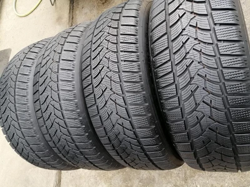 Гуми Зимни 215/60R17, снимка 2 - Гуми и джанти - 34902560