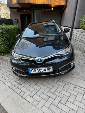 ������ Toyota Auris Toyota auris tauring sport hybrid