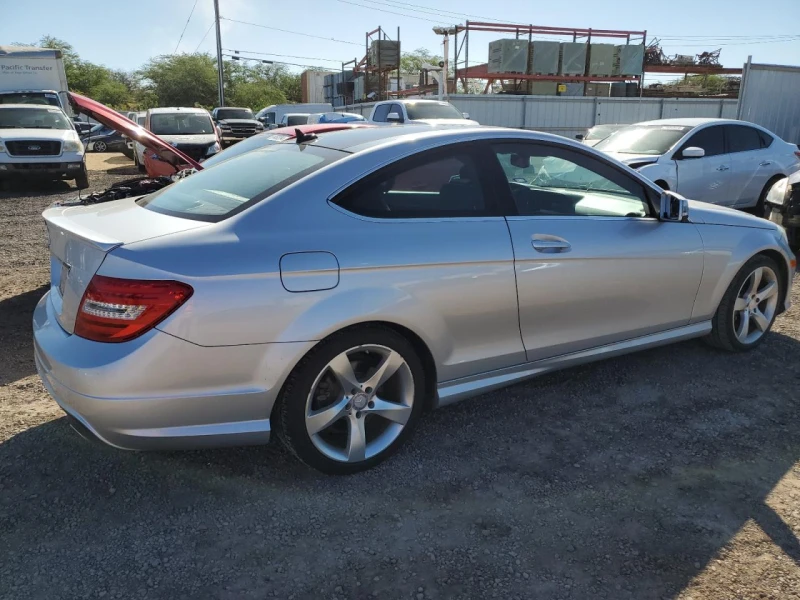 Mercedes-Benz C 350 Перфектна FULL !, снимка 4 - Автомобили и джипове - 48239429