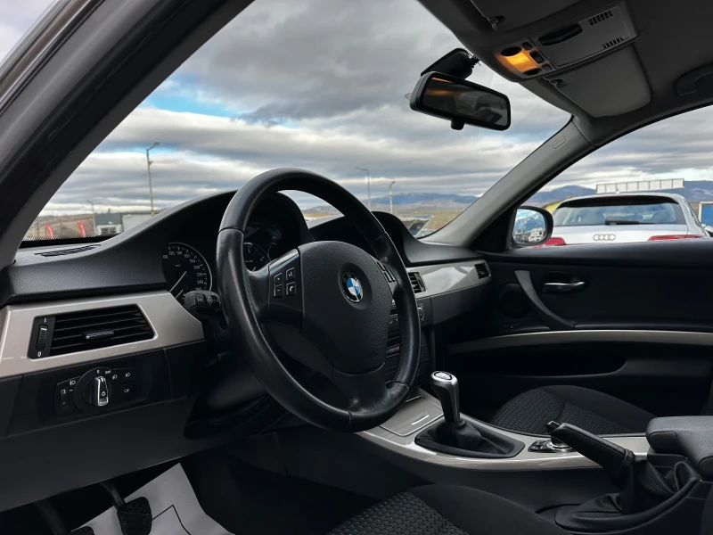 BMW 320 2.0D-LED-КЛИМАТРОНИК-НАВИ-FULL-NEW-TOP, снимка 11 - Автомобили и джипове - 48376633