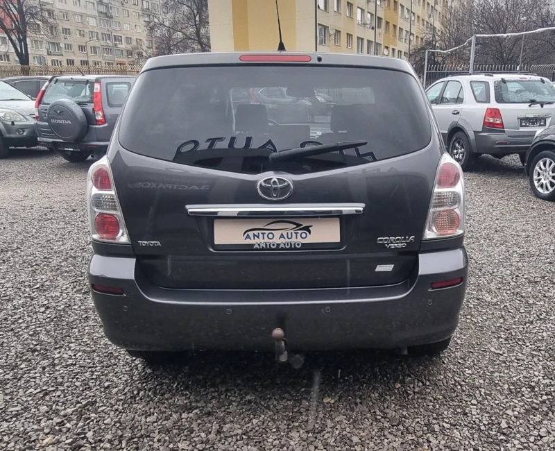 Toyota Corolla verso 1.8 VVT-i Фейслифт!, снимка 6 - Автомобили и джипове - 48426427