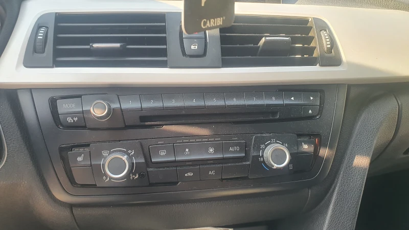 BMW 320, снимка 11 - Автомобили и джипове - 52657459