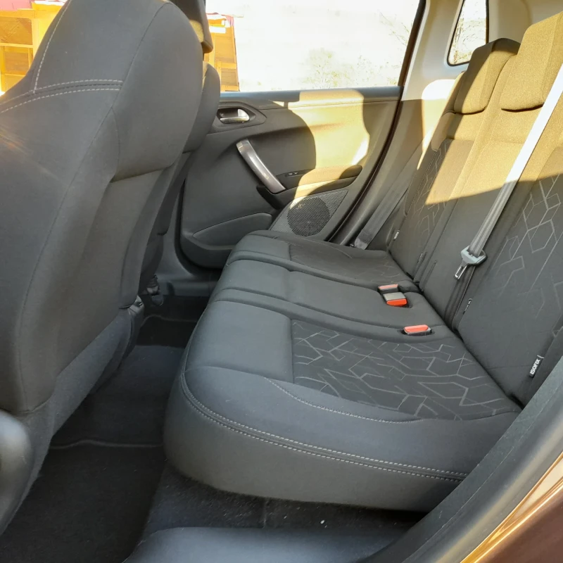 Peugeot 2008 1.6 Active, снимка 9 - Автомобили и джипове - 52794193
