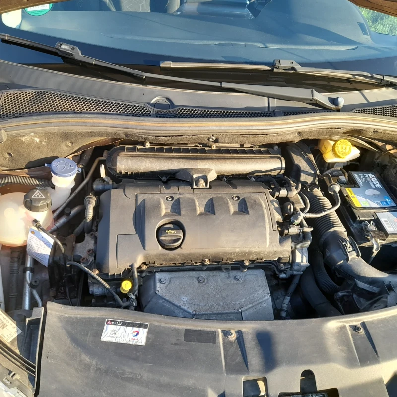 Peugeot 2008 1.6 Active, снимка 12 - Автомобили и джипове - 52794193