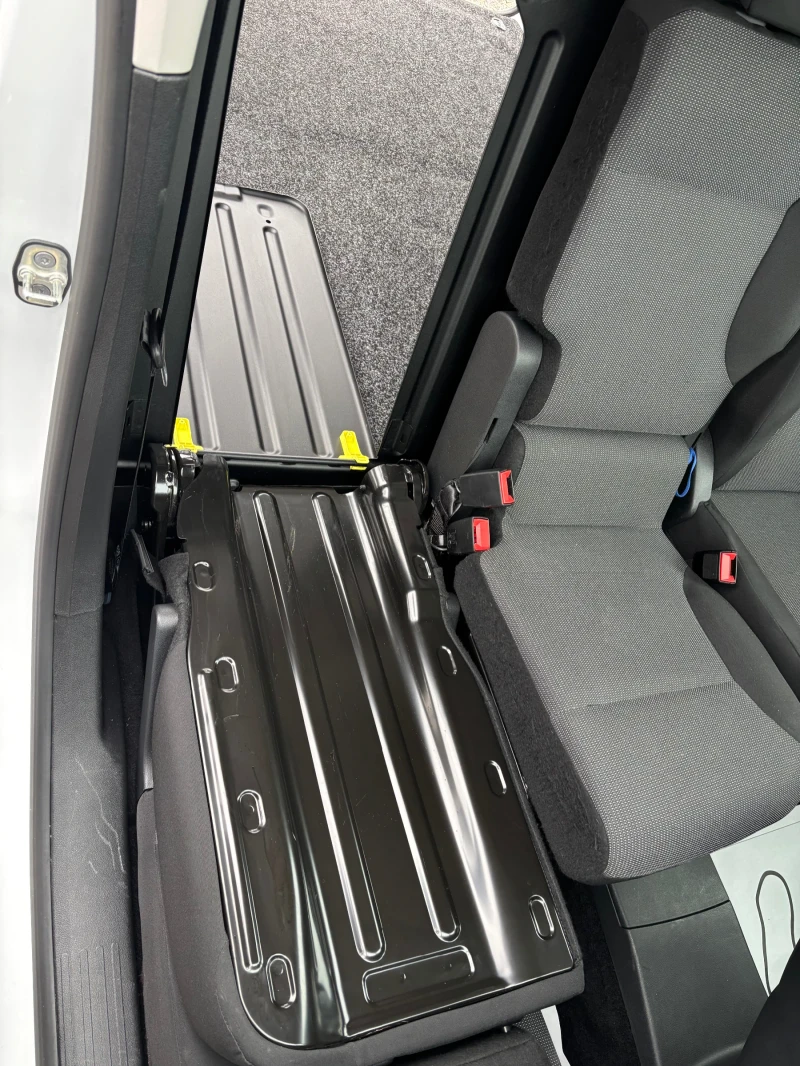 Opel Combo 1.5 HDI 2024г20хил.км., снимка 9 - Автомобили и джипове - 52827383