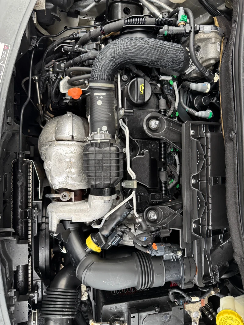 Peugeot 208 1.4 HDI Active, снимка 12 - Автомобили и джипове - 53244115